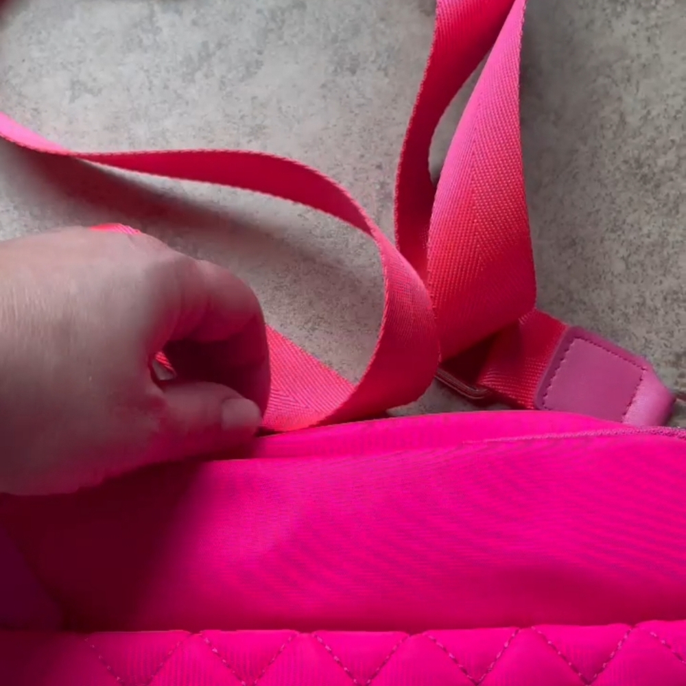 Hot pink nylon Crossbody bag 3 compartments Lots of room fits cell phone - Picture 7 of 8